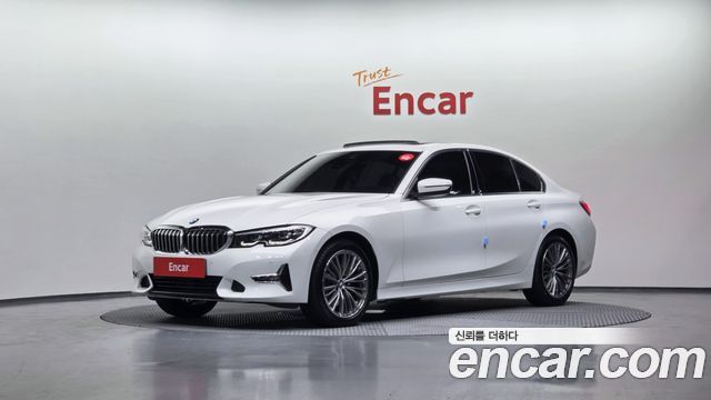 BMW 3-Series 320i Luxury