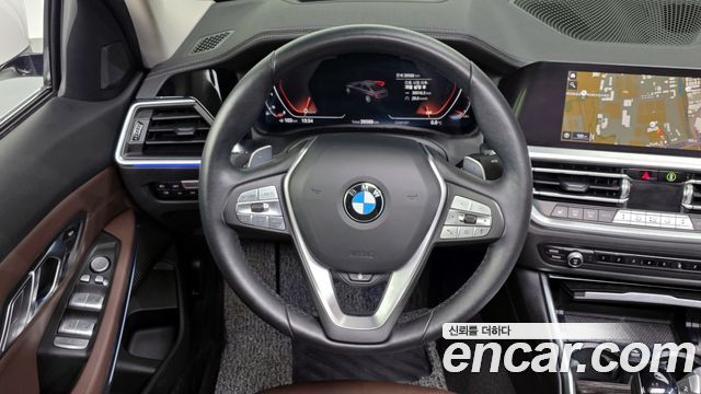 BMW 3-Series 320i Luxury