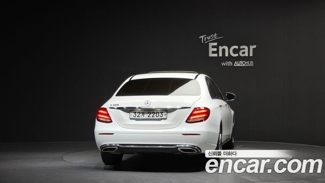 Mercedes-Benz E-Class E300 Avantgarde