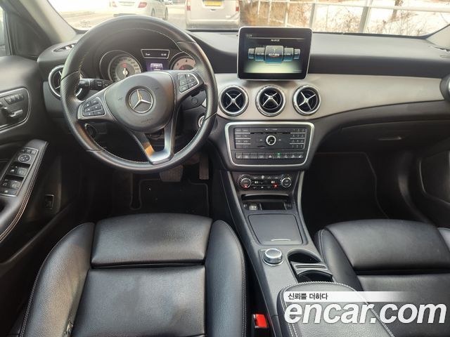 Mercedes-Benz GLA-Class GLA200 d 4MATIC