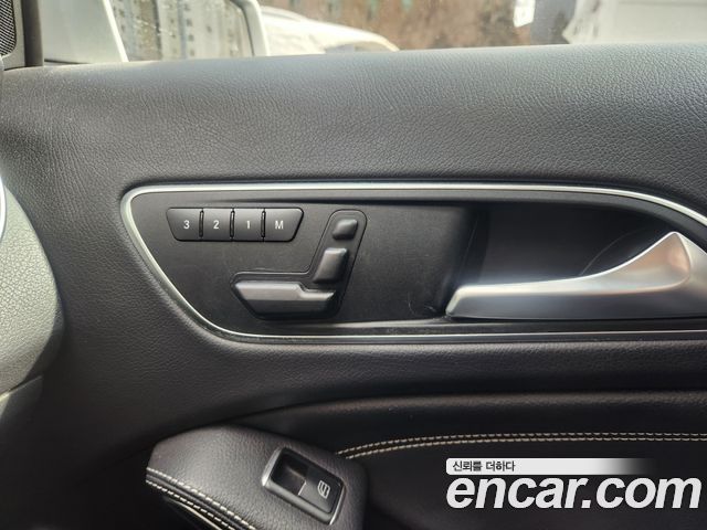 Mercedes-Benz GLA-Class GLA200 d 4MATIC