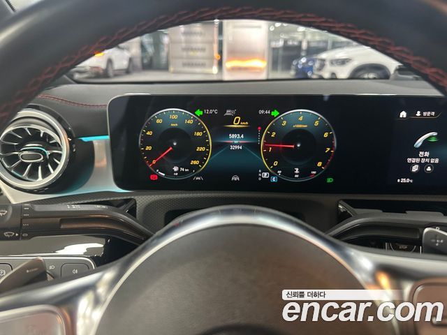 Mercedes-Benz CLA-Class CLA250 4MATIC