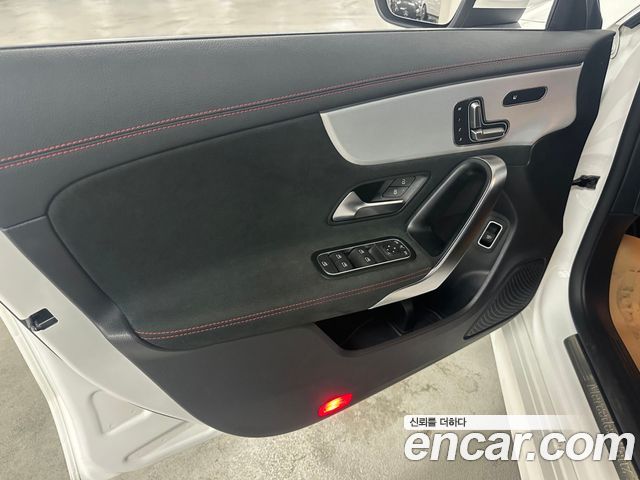 Mercedes-Benz CLA-Class CLA250 4MATIC