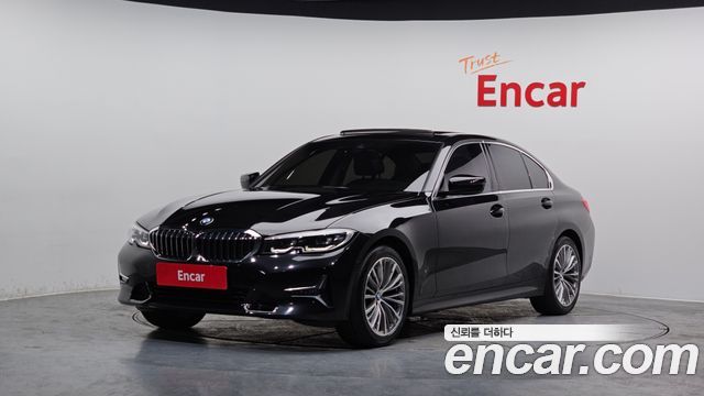 BMW 3-Series 320i Luxury