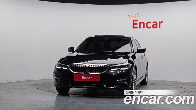 BMW 3-Series 320i Luxury