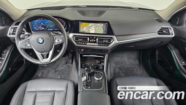 BMW 3-Series 320i Luxury