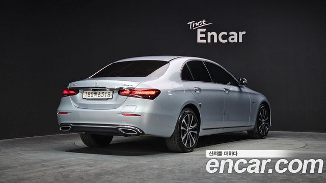 Mercedes-Benz E-Class E300e 4MATIC Exclusive