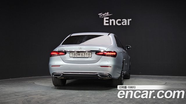 Mercedes-Benz E-Class E300e 4MATIC Exclusive