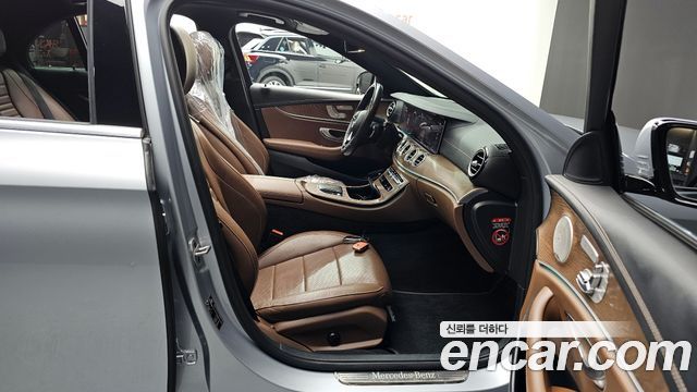 Mercedes-Benz E-Class E300e 4MATIC Exclusive
