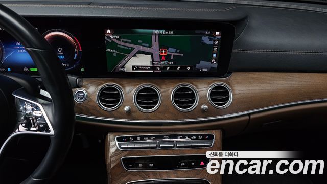 Mercedes-Benz E-Class E300e 4MATIC Exclusive