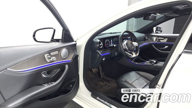 Mercedes-Benz E-Class E350 4MATIC AMG Line