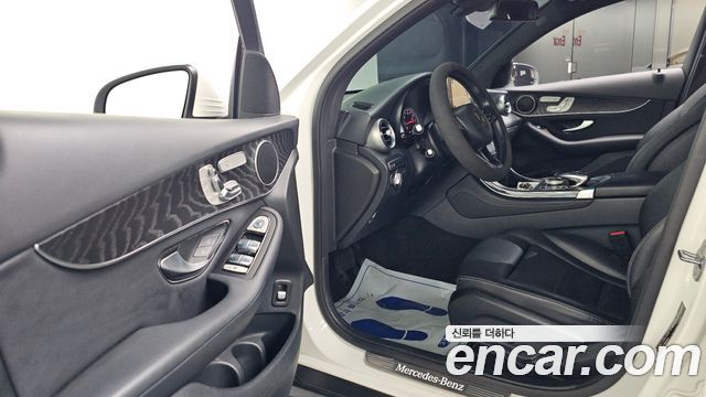 Mercedes-Benz GLC-Class GCL300 4MATIC Coupe