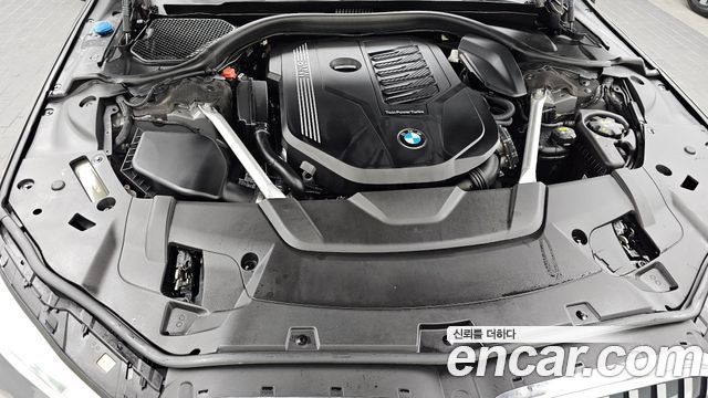 BMW 7-Series 740i Design Pure Excellence