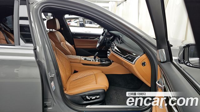 BMW 7-Series 740i Design Pure Excellence