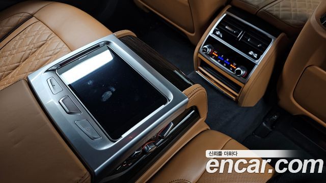 BMW 7-Series 740i Design Pure Excellence