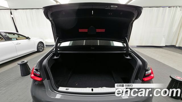 BMW 7-Series 740i Design Pure Excellence