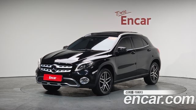 Mercedes-Benz GLA-Class GLA220 Premium
