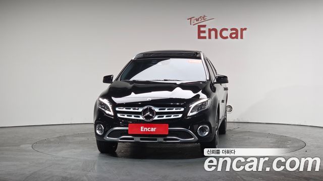 Mercedes-Benz GLA-Class GLA220 Premium