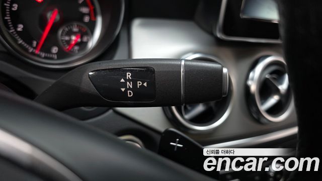 Mercedes-Benz GLA-Class GLA220 Premium