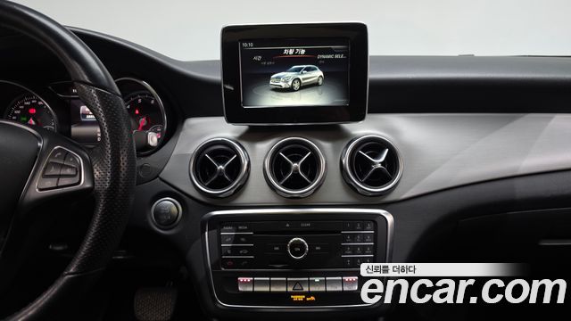 Mercedes-Benz GLA-Class GLA220 Premium