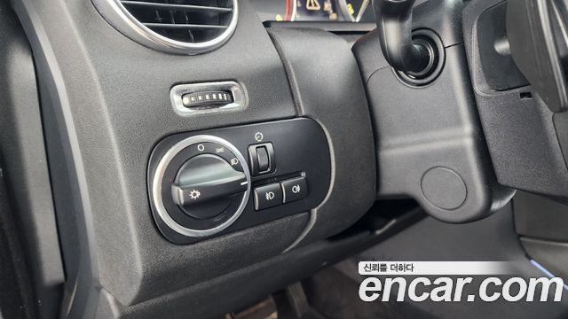 Land Rover Discovery 3.0 SDV6 SE
