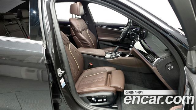 BMW 5-Series 530e M Sport