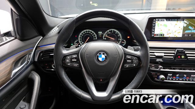 BMW 5-Series 530i xDrive M Sport Package Plus