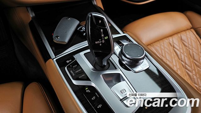 BMW 7-Series 740Li xDrive Design Pure Excellence