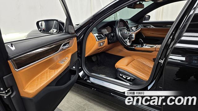 BMW 7-Series 740Li xDrive Design Pure Excellence
