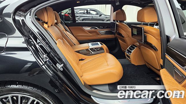 BMW 7-Series 740Li xDrive Design Pure Excellence