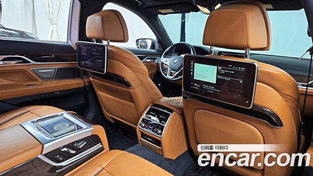 BMW 7-Series 740Li xDrive Design Pure Excellence