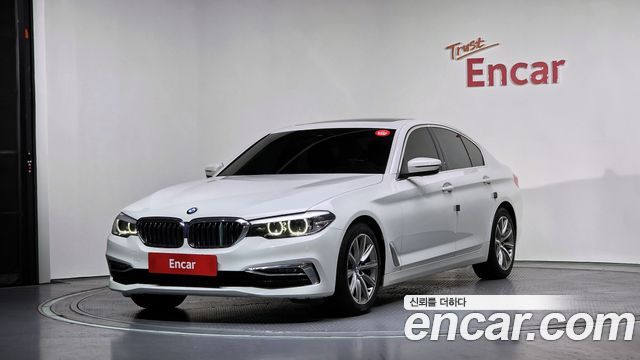 BMW 5-Series 520i Luxury