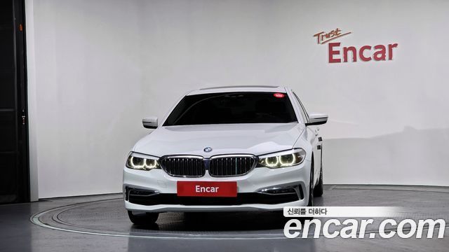 BMW 5-Series 520i Luxury