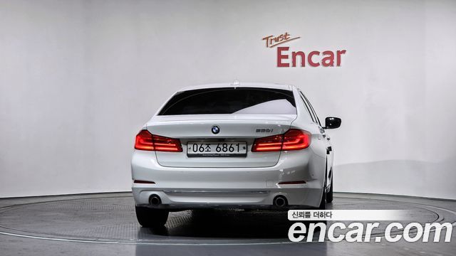 BMW 5-Series 520i Luxury