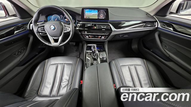BMW 5-Series 520i Luxury