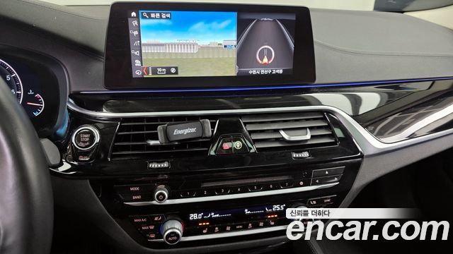 BMW 5-Series 520i Luxury