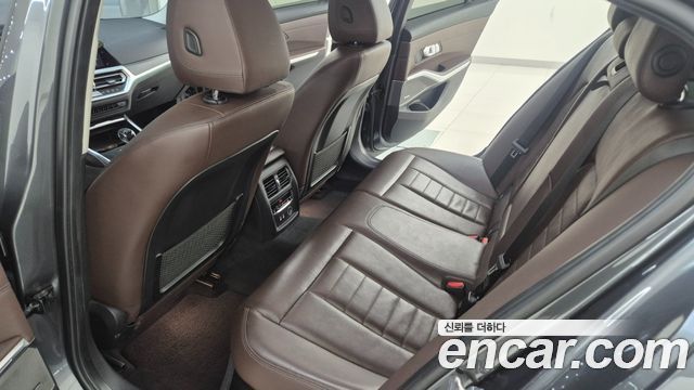 BMW 3-Series 320d xDrive Luxury