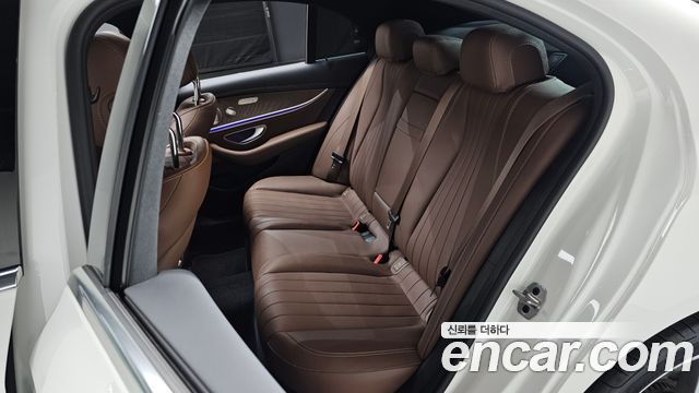 Mercedes-Benz E-Class E300e 4MATIC Exclusive