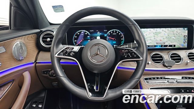 Mercedes-Benz E-Class E300e 4MATIC Exclusive