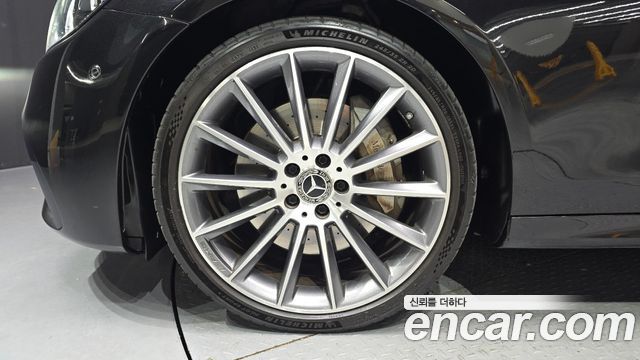 Mercedes-Benz E-Class E350 4MATIC AMG Line