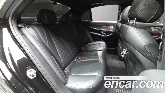 Mercedes-Benz E-Class E350 4MATIC AMG Line