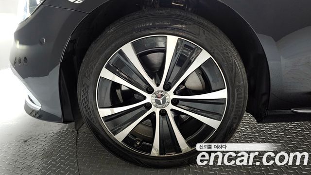 Mercedes-Benz E-Class E300e 4MATIC Exclusive