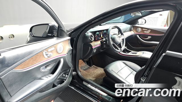 Mercedes-Benz E-Class E300e 4MATIC Exclusive