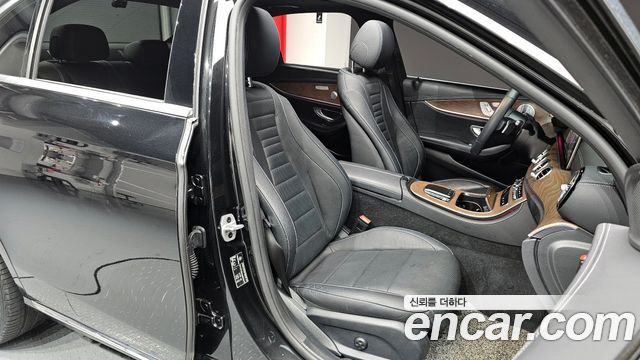 Mercedes-Benz E-Class E300e 4MATIC Exclusive