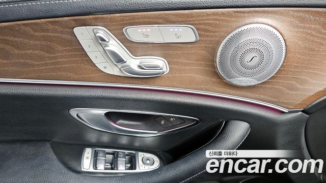 Mercedes-Benz E-Class E300e 4MATIC Exclusive