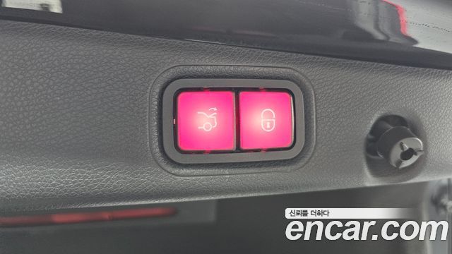 Mercedes-Benz E-Class E300e 4MATIC Exclusive