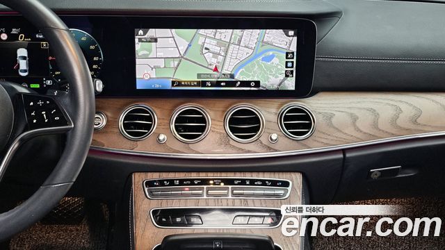Mercedes-Benz E-Class E300e 4MATIC Exclusive
