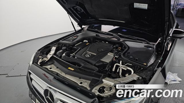 Mercedes-Benz E-Class E300 AV Intelligent Drive
