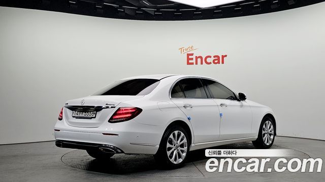 Mercedes-Benz E-Class E300 4MATIC Exclusive