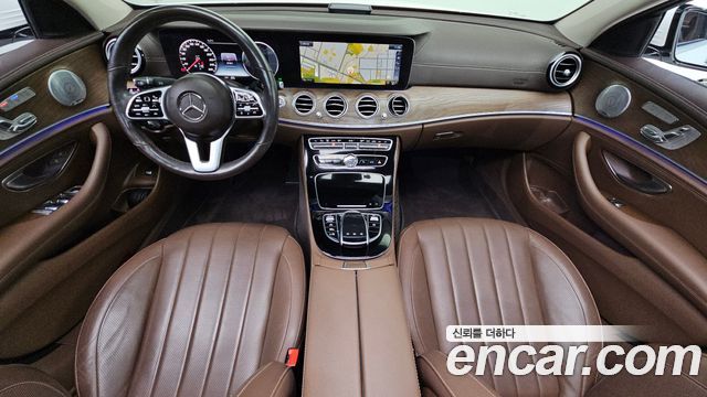 Mercedes-Benz E-Class E300 4MATIC Exclusive